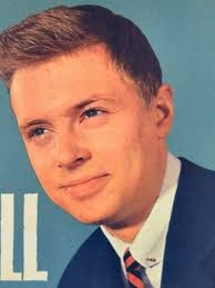 Tom Schutt's Instagram, Twitter & Facebook