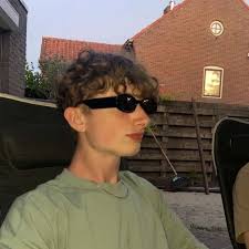 Texting a woman first everyday feels like you begging to give somebody your  money they ain't help you get