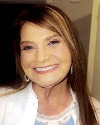 April Michelle's Instagram, Twitter & Facebook