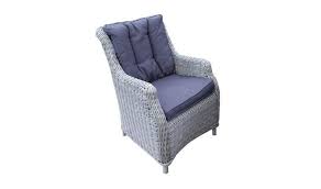 Ce fauteuil s'intègrera parfaitement à la fois à votre extérieur ou à votre intérieur. Fauteuil De Jardin Confortable En Resine Grise Avec Coussins Dassise Noir