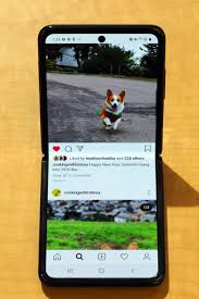 A new report from samsung suggests it's going to launch a series of more affordable foldable phones next year — will apple respond with an iphone flip? Samsung Galaxy Z Flip Review A Folding Phone That S A Dud The New York Times