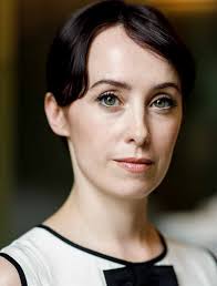 V ON M A C H T & V ER FÜ H R U N G