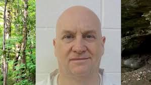 Authorities comb rugged terrain for escaped inmate Grant Hardin in Izard  County