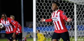 90' + 3' schot met rechts van giannis 86' overtreding van leon harry maloney (fc volendam). Psv Nl Bergwijn Bags A Brace In Psv U21 S Win Over Fc Volendam