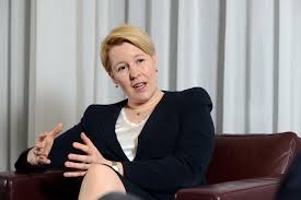 Griffey homes is an award winning custom home builder in the st. Familienministerin Aus Berlin Neukolln Giffey Spd Hat Zu Wenig Uber Integrationsprobleme Geredet Politik Tagesspiegel