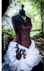 Check spelling or type a new query. Extravagantes Brautkleid Lucardis Feist Brautmode Braut Brautkleid