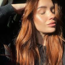 valenciaga (@jadeweiss)