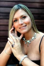 Episode 13, Season 15 : Living With The Past