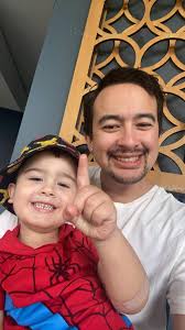 Sharing this scammer so people can avoid him. I posted a LF comment in a  different group and this Guy reach out offering "his" card. I rarely get  scammed but the believable