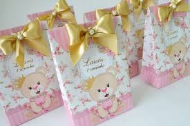 Quali Festas Sacolinha Ursa Princesa Realeza Ursinha Princesa Modelos De Caixa De Presente Sacolinhas De Lembrancinha Para Festas Banderolas bis duplo 1 topo de bolo 1 rotulo tubete 2 rotulo redondo 5x5 1 convite 10x7 2 rotulo caixinha 5x5 2 rotulo caixinha 4x4 para baixar o kit é só.