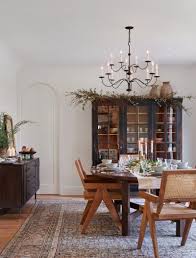 There S A 0 Christmas Garland Idea In Amber Lewis S Holiday Editorial Holiday Dining Room Dining Room Design Dining Room Inspiration