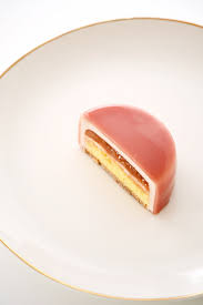 Entremets Fraise Rhubarbe Happy Pastille Cet Entremets Est Donc Compose D Un Croustillant De Chocolat Blanc De Crepes Dent Fraise Rhubarbe Rhubarbe Dessert