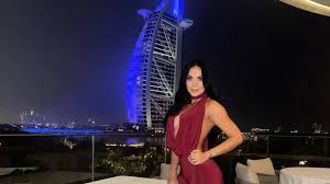 Cindyzgvip of leaks warm, hospitable, & catering to ones