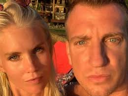 Es un momento difícil": la desgarradora carta de la mujer de Maxi López  tras las versiones de crisis y separación