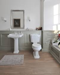 First used as siding for barns, board and batten is a type of wainscoting (paneling on the lower portion of a wall) featuring alternating wide wood or engineered wood (e.g., mdf. 24 Ideas For Using Panelling In Your Bathroom Houzz Ie