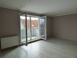 Mehr daten und analysen gibt es hier: 3 Zimmer Wohnung Zu Vermieten Rahmenplatz 18a 01558 Grossenhain Meissen Kreis Mapio Net