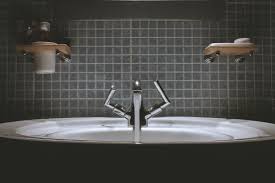 how to unclog a bathroom sink (5 diy