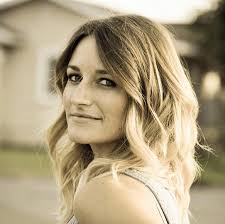 Amber Plaster's Instagram, Twitter & Facebook