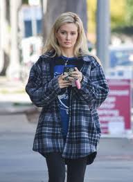 Holly Madison Claims Hugh Hefner Shared Nonconsensual Nude Photos Of  “Heavily Intoxicated” Playmates