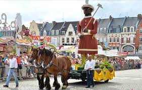 Une permanence vous accueille tous les matins. Festivites Du 15 Aout A Cambrai Au Pays Des Ch Tis