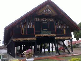 Kembali membahas mengenai keunikan kebudayaan negara tercinta, indonesia. Rumah Adat Aceh Desain Bagian Tahap Pembuatan Dan Penjelasannya