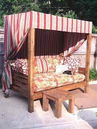 Diy outdoor daybed kitson & partners. Diy Outdoor Daybed I Would Love To Make Something Like This And Just Sleep Outside Outdoor Daybed Diy Pallet Furniture Outdoor Outdoor Daybed