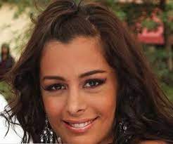 Larissa Riquelme Bitter Cikolata Kahve Sac Rengi Beauty Hair Model