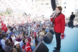 İyi̇ parti genel başkanı meral akşener, rize'nin çayeli ilçesinde bazı vatandaşlar tarafından protesto edildi. Erdogan In Karsisina Rizeli Gelin Cikti Duzen Tutmuyor Son Dakika Haberleri