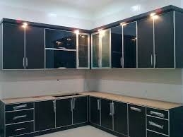 Model ini adalah yang paling umum dan favorit digunakan karena dianggap paling fungsional dan dengan biaya yang relatif tidak terlalu besar pula. 18 Konsep Populer Kitchen Set Dapur Dari Aluminium