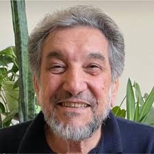 How to Integrate Sculpture into Planting Design