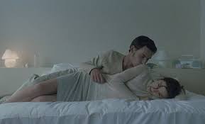 Le monstre lui donne un quart d'heure. Romance De Catherine Breillat D Un Monde A L Autre Pop And Films