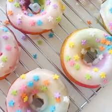 We Can T Get Over How Cute These Rainbow Donuts Are Thanks Pankobunny For Using Color Right And Our Doughnut Pan To Donut Rezepte Lecker Donuts Selber Machen