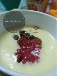 Kacau atas api yang perlahan sehingga kelihatan berkilat dan likat. Resepi Puding Custard Berkuah