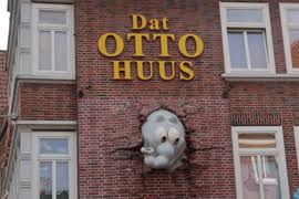 Darum übe ich ein bisschen was auf der gitarre. Dat Otto Huus Otto Waalkes Museum Emden Flyctory Com