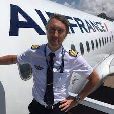 Ils souhaitent peser sur les négociations concernant les salaires et les conditions de travail. Air France Menace De Greve Des Pilotes Si Le Futur Pdg Ne Negocie Pas Les Salaires