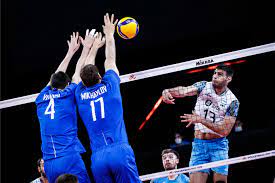 La selección argentina de vóley ya enfrenta por cuartos de final a italia, una de los equipos más duros del torneo. La Seleccion De Voley Perdio Con Rusia En La Burbuja De Italia