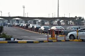 فتح جسر الملك فهد مسارات لعودة مسافري الجرعة الواحدة الذين لا تنطبق عليهم شروط التحديث الأخير الذي أعلنت عنه وزارة الداخلية قبل. Ø£Ø®Ø¨Ø§Ø± 24 Ø¨Ø¹Ø¯ Ù‚Ø±Ø§Ø± ÙØªØ­ Ø§Ù„Ù…Ù†Ø§ÙØ° Ù„Ù„ÙØ¦Ø§Øª Ø§Ù„Ù…Ø³ØªØ«Ù†Ø§Ø© Ø¬Ø³Ø± Ø§Ù„Ù…Ù„Ùƒ ÙÙ‡Ø¯ ÙŠØ´Ù‡Ø¯ Ø§ØµØ·ÙØ§Ù Ø§Ù„Ù…Ø±ÙƒØ¨Ø§Øª Ù…Ù† Ø§Ù„Ù€6 ØµØ¨Ø§Ø­ Ø§ ØµÙˆØ±