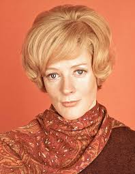 Maggie Smith Dies: 'Harry Potter' and 'Downton Abbey' Star Was 89