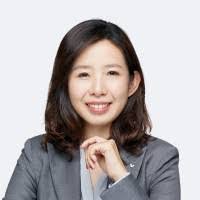 Verna Chen's Instagram, Twitter & Facebook