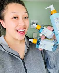 so happy to have got the face oil!! i've gone through like 4 bottles 🙏🏼