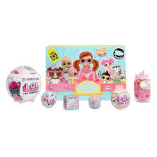 Перевод слова surprise, американское и британское произношение, транскрипция, словосочетания, однокоренные слова, примеры использования. Deluxe Mega Gift Box Surprise Mystery Gift Box With 35 Surprises Target