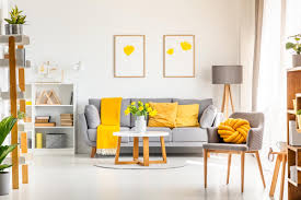 Ini karena warna dapat dengan mudah mengubah ruang tamu anda yang. 6 Inspirasi Interior Kuning Yang Siap Ceriakan Ruangan