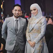Zizan was born in dungun, terengganu, malaysia. Hubungan Cinta Zizan Razak Dan Mira Filzah