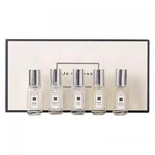We offer a collection of brands including benefit, charlotte tilbury and clarins to get them ready for that special occasion or the perfect pamper night. Jo Malone Jo Malone Mini Gift Set Perfume Sampler Set For Women 5 Pieces Walmart Com Walmart Com