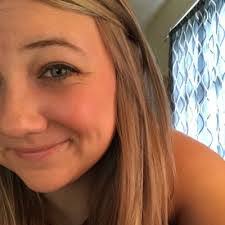 Mandy Bushnell's Instagram, Twitter & Facebook