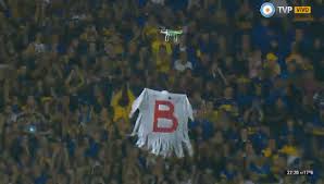 Ella comenzó a sentir un ahogo y vacío, el corazón comenzó a latir mas rápido de lo normal pero siguió caminando pues lo tenía a él. Steam Samfunn Fantasma De La B