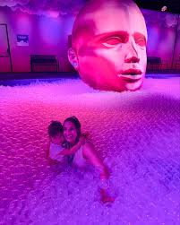We had the amazing opportunity to attend @bubbleplanetexperience! This  interactive experiencemade is finally in Arizona, and it's a must-visit for  families! Our favorite was The world's largest bubble bath ball pit! 🫧💙