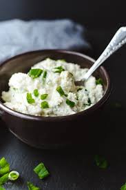 Cremiger Mandelfrischkase Mit Fruhlingszwiebeln Mehr Als Grunzeug Rezepte Leckere Vegane Rezepte Essen Und Trinken