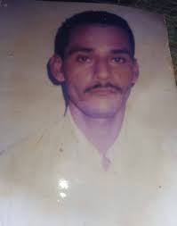 AYÚDANOS A COMPARTIR — SERVICIO SOCIAL Una hija está buscando  desesperadamente a su papá, Carlos Fernando Mejía Ayala, a quien no ve  desde hace aproximadamente 8 años. Él regresó a El Salvador