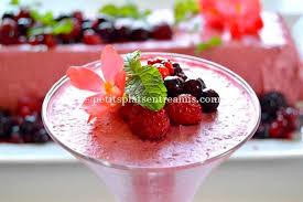 Coupe De Mousse Aux Fruits Rouges Mousse De Fruits Rouges Mousse Fruit Fruits Rouges